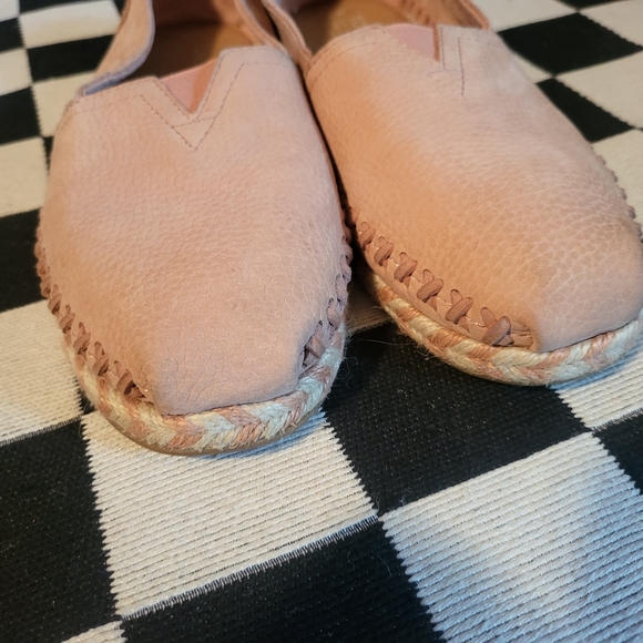 TOMS Nubuck Soft Leather Slip-on Flat in Pale Pink sz 9 - Picture 6 of 8